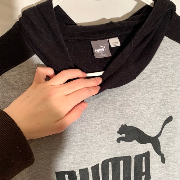Puma Sweatshirt - Picture 2 of 4